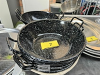 8x gelakte ijzeren pannetjes ø23 cm - afbeelding 3 van  4