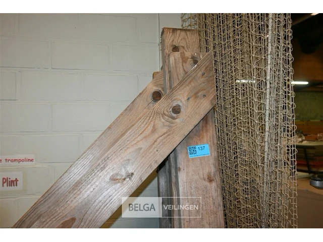 ± 8x houten driehoekige constructiepalen - afbeelding 2 van  5