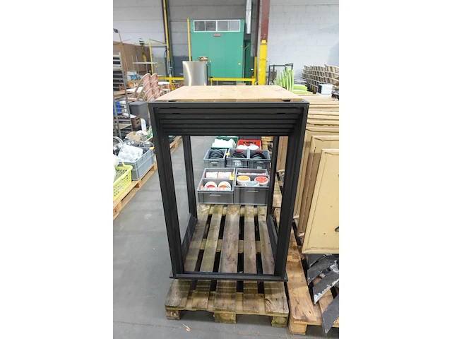 8x houten staantafel - afbeelding 1 van  6