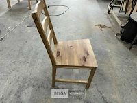 8x houten stoeltjes