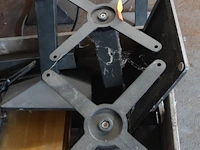 8x houten tafel met metalen onderstel - afbeelding 4 van  5