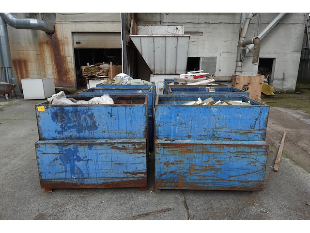 8x metalen container + inhoud - afbeelding 1 van  6