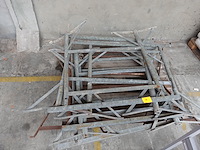 8x metalen schraag