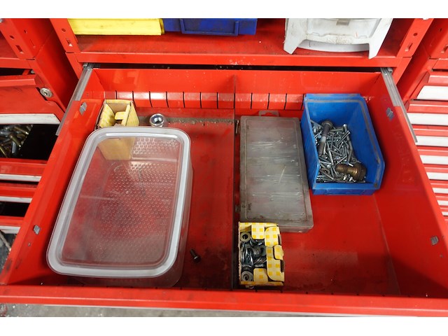 8x rek / kast met inhoud - afbeelding 2 van  50