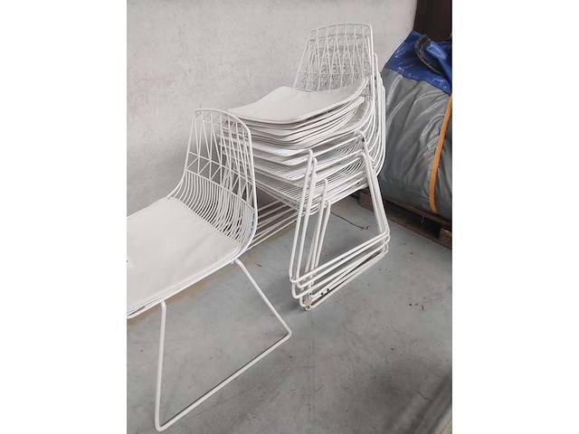 8x stoel wit + kussen (8x) - afbeelding 1 van  5