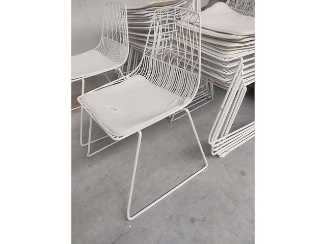 8x stoel wit + kussen (8x) - afbeelding 4 van  5