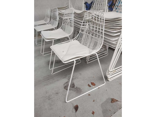 8x stoel wit + kussen (8x) - afbeelding 1 van  1