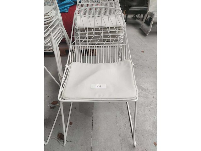 8x stoel wit + kussen (8x) - afbeelding 1 van  3