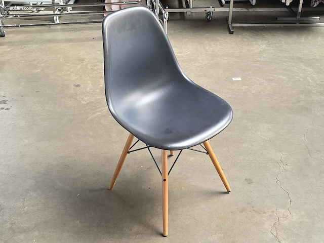 (8x) stoelen vitra aemes - afbeelding 1 van  4