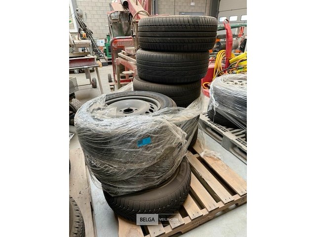 8x velgen met banden michelin - afbeelding 1 van  4