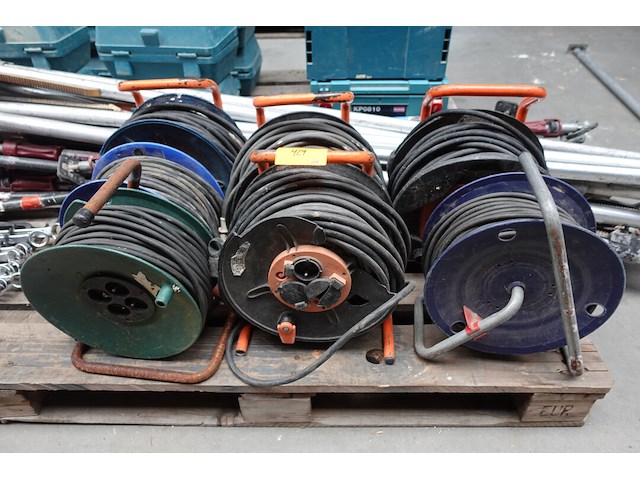 8x verlengkabel op haspel - afbeelding 1 van  6