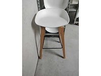 8x witte barstoel (houten frame (excl. transportkar) (8x) - afbeelding 2 van  4