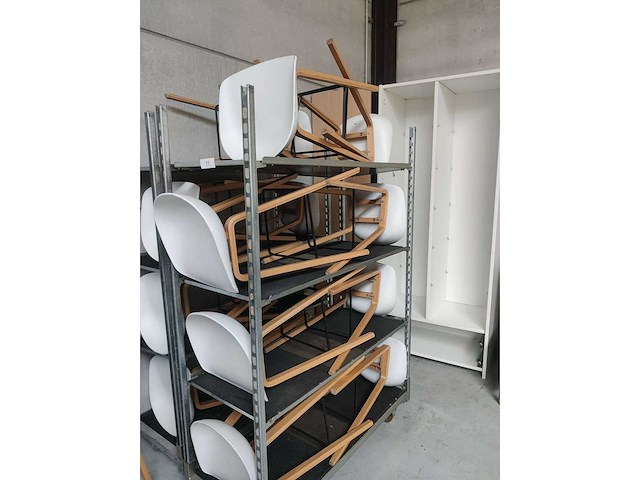 8x witte barstoel (houten frame (excl. transportkar)) (8x) - afbeelding 2 van  4