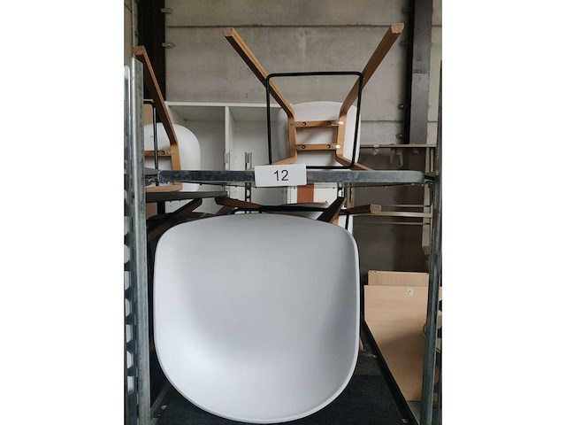 8x witte barstoel (houten frame (excl. transportkar) (8x) - afbeelding 1 van  5