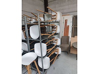 8x witte barstoel (houten frame (excl. transportkar) (8x) - afbeelding 3 van  5