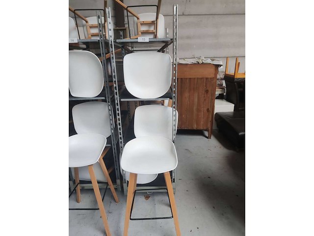 8x witte barstoel (houten frame (excl. transportkar) (8x) - afbeelding 2 van  3