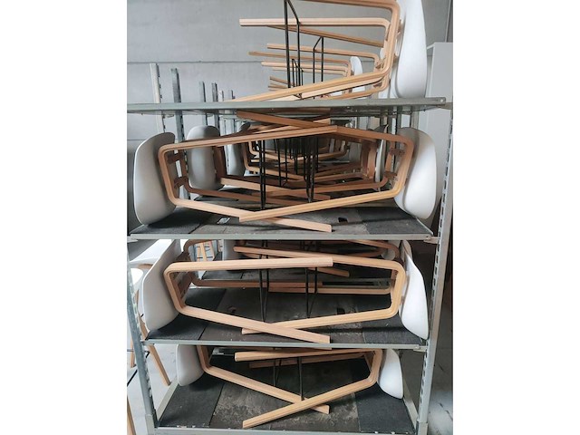 8x witte barstoel (houten frame (excl. transportkar) (8x) - afbeelding 1 van  3