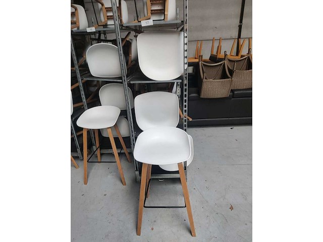 8x witte barstoel (houten frame (excl. transportkar) (8x) - afbeelding 2 van  3