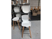 8x witte barstoel (houten frame (excl. transportkar) (8x) - afbeelding 2 van  3