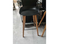 8x zwarte barstoel (houten frame (excl. transportkar)) (8x)