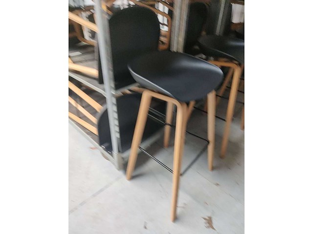 8x zwarte barstoel (houten frame (excl. transportkar)) (8x) - afbeelding 3 van  3