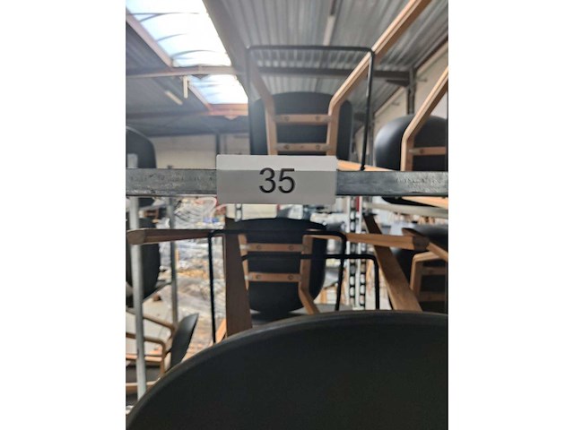 8x zwarte barstoel (houten frame (excl. transportkar)) (8x) - afbeelding 1 van  4