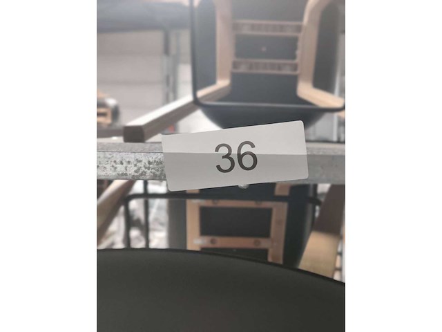 8x zwarte barstoel (houten frame (excl. transportkar) (8x) - afbeelding 1 van  4