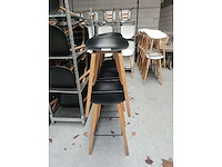 8x zwarte barstoel (houten frame (excl. transportkar)) (8x) - afbeelding 2 van  4
