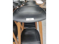 8x zwarte barstoel (houten frame (excl. transportkar)) (8x) - afbeelding 1 van  2