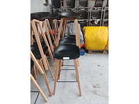 8x zwarte barstoel (houten frame (excl. transportkar)) (8x) - afbeelding 2 van  3