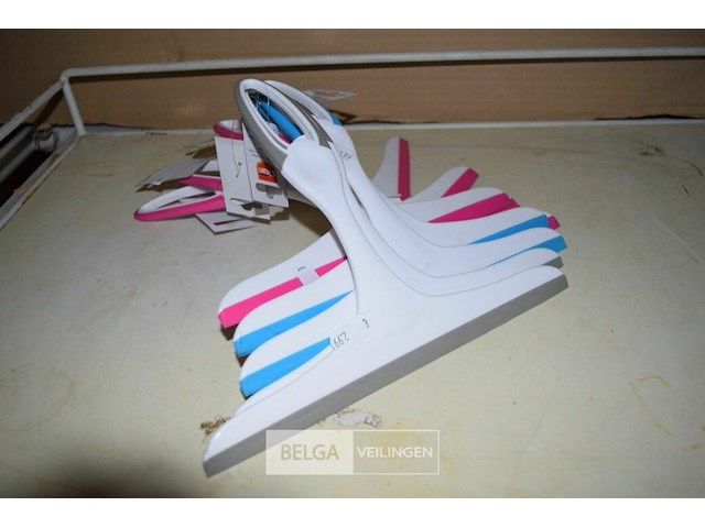 9 aftrekkers badkamer en ramen - afbeelding 1 van  2