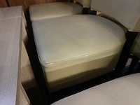 9 beige barkrukken met zwarte poten - afbeelding 3 van  4