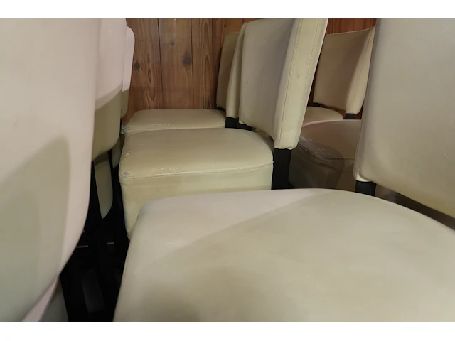 9 beige barkrukken met zwarte poten - afbeelding 4 van  4