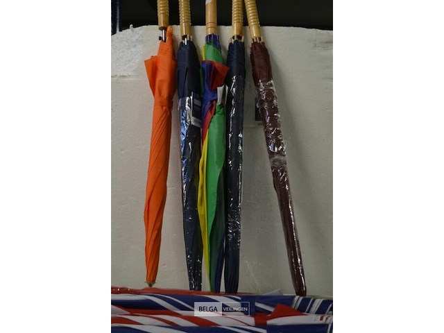 ±9 div paraplu's - afbeelding 2 van  2