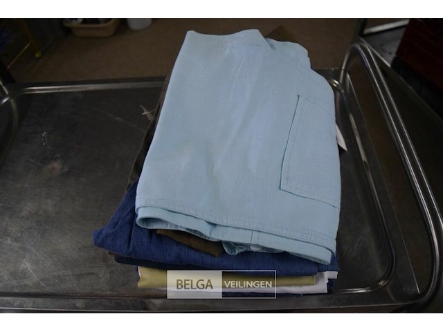 ±9 div soorten broeken maat 31 - afbeelding 1 van  6