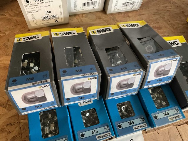 9 dozen bol moeren - afbeelding 2 van  4