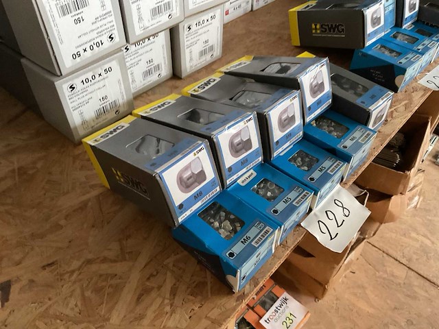 9 dozen bol moeren - afbeelding 4 van  4