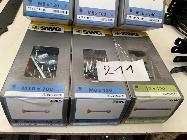 9 dozen bouten en hout schroeven - afbeelding 2 van  6