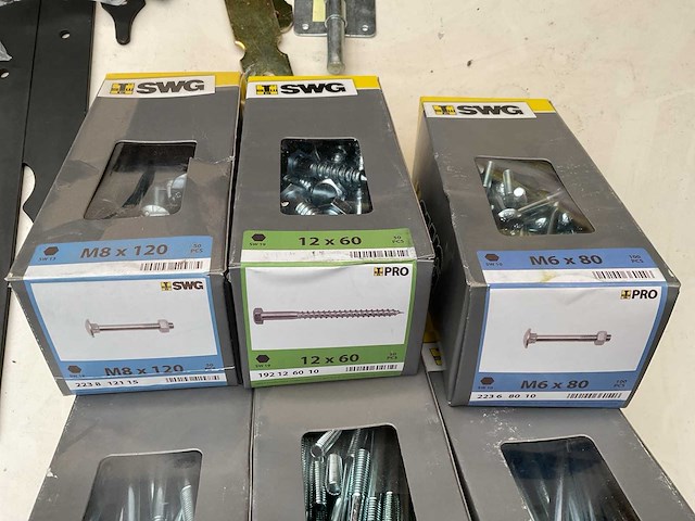 9 dozen bouten en hout schroeven - afbeelding 5 van  6