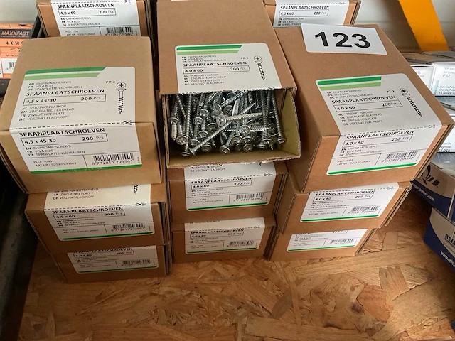 9 dozen hout schroeven - afbeelding 1 van  3