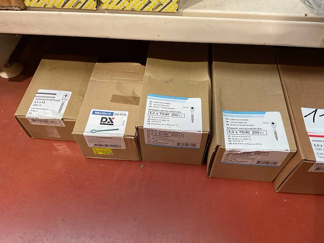 9 dozen hout schroeven - afbeelding 1 van  4