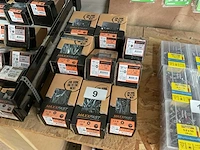 9 dozen houtschroeven