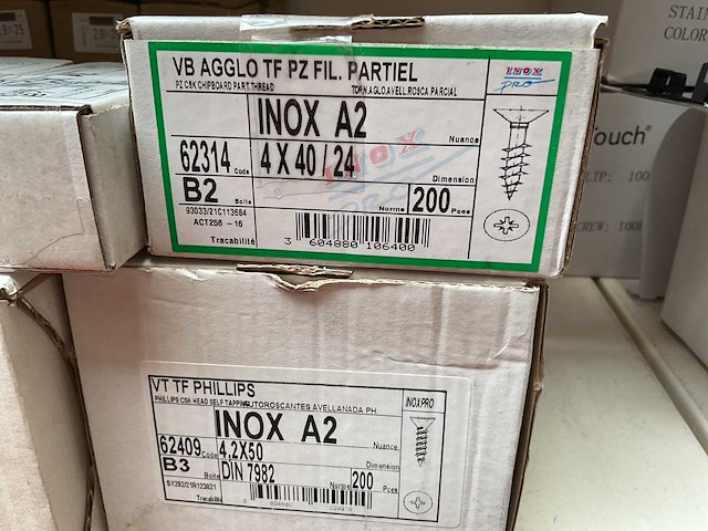 9 dozen inox schroeven - afbeelding 4 van  6