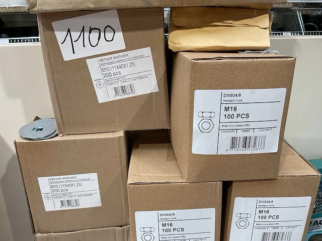 9 dozen moeren en ringen - afbeelding 3 van  5