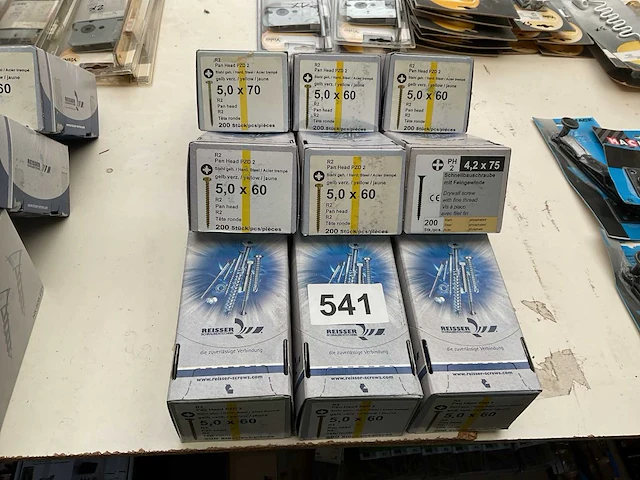 9 dozen schroeven - afbeelding 1 van  4