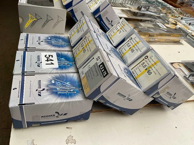 9 dozen schroeven - afbeelding 4 van  4