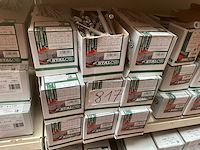 9 dozen slag pluggen - afbeelding 1 van  5