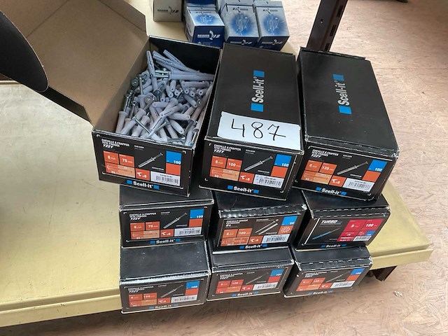 9 dozen slagpluggen - afbeelding 1 van  4