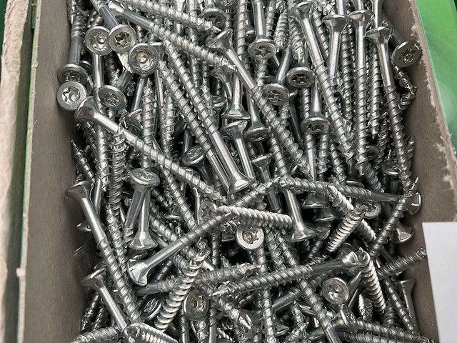 9 dozen spaanplaatschroeven - afbeelding 4 van  5