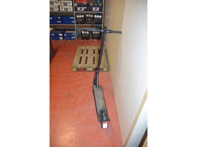 9 e-scooters xqisit x-100 defect en niet compleet (b437) - afbeelding 8 van  11